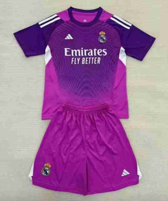 Maglia Calcio Real Madrid Set Bambino Portiere 2025 2026 Porpora Maglia Calcio Real Madrid Set Bambino Portiere 2025 2026 Porpora