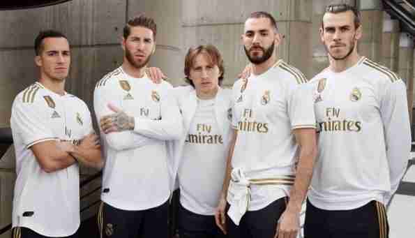 Quel Legame Magico Tra Calciatori e Bambini — E Come Portarlo Nel Tuo Guardaroba 🥅👕 Maglia Real Madrid 2025