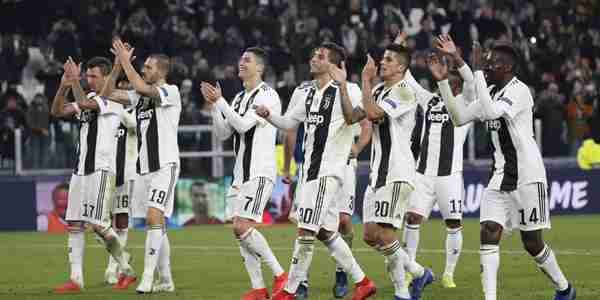 Retegui e la fascetta alla mano: il segreto dietro il gesto iconico (e cosa c’entra con la tua passione per il calcio!) ⚽💥 Maglie da Calcio Personalizzate 2