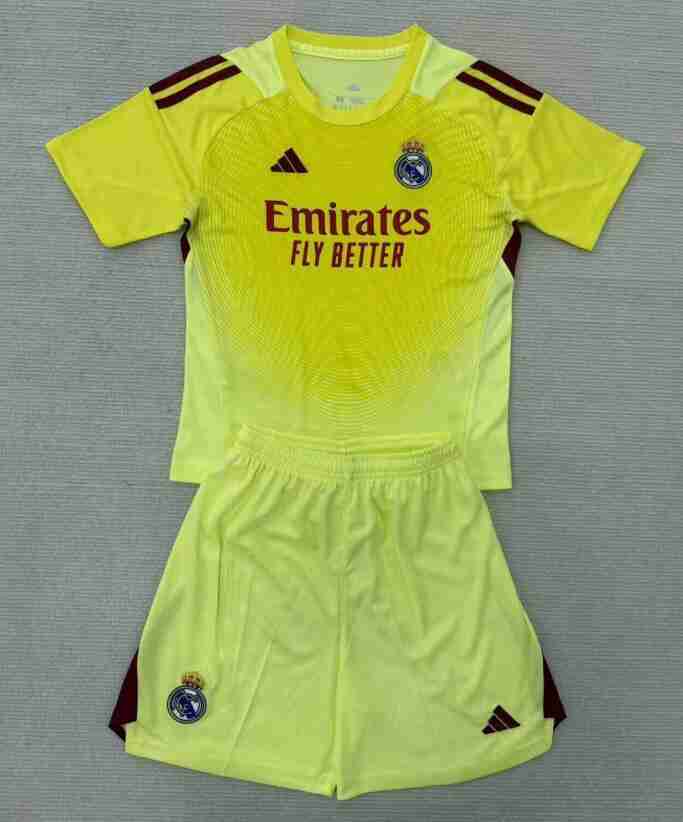 Maglia Calcio Real Madrid Set Bambino Portiere 2025 2026 Giallo Maglia Calcio Real Madrid Set Bambino Portiere 2025 2026 Giallo