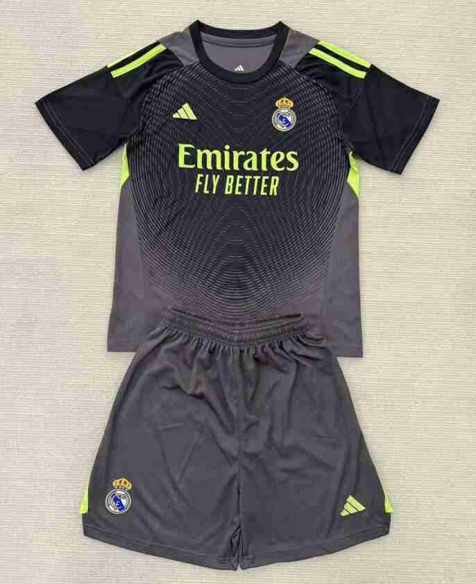 Maglia Calcio Real Madrid Set Bambino Portiere 2025 2026 Maglia Calcio Real Madrid Set Bambino Portiere 2025 2026