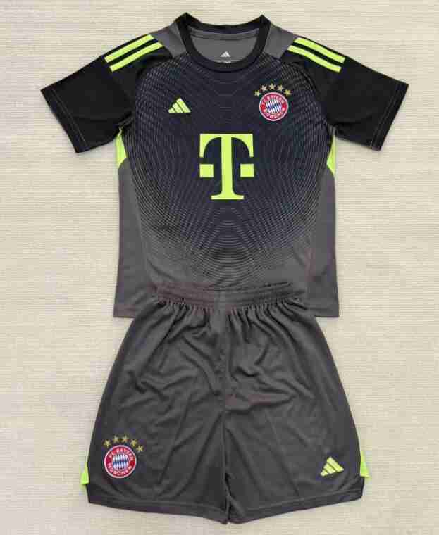 Maglia Calcio Bayern Monaco Set Bambino Portiere 2025 2026 Nero Maglia Calcio Bayern Monaco Set Bambino Portiere 2025 2026 Nero