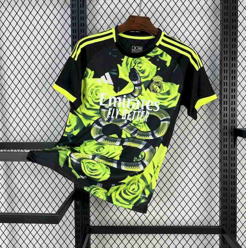 Thailandia Speciale Maglia Calcio Real Madrid 2025 2026 Rosa Verde Thailandia Speciale Maglia Calcio Real Madrid 2025 2026 Rosa Verde